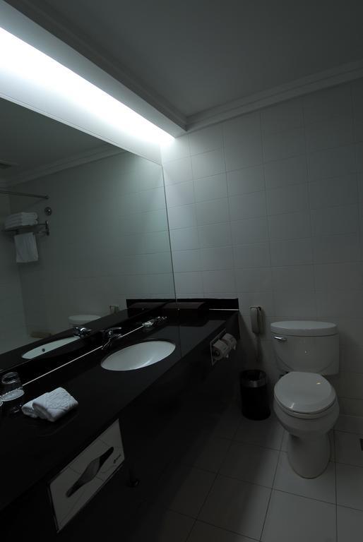 Hotel Jinling Jingyuan Plaza Nanking Exterior foto
